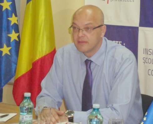 12 unităţi de învăţământ îşi schimbă directorii
